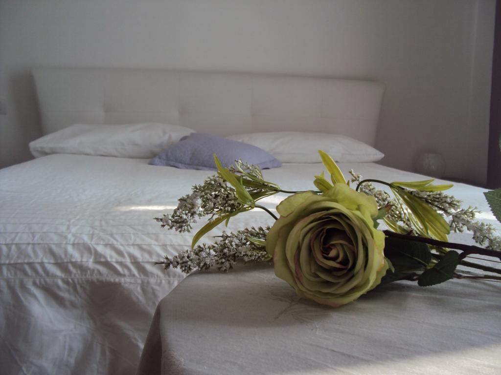 B&B Rosa Del Garda Lazise Værelse billede