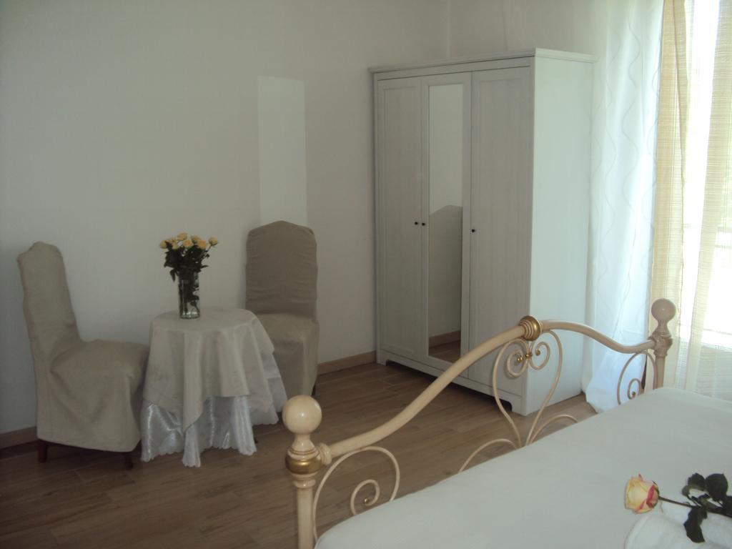 B&B Rosa Del Garda Lazise Værelse billede